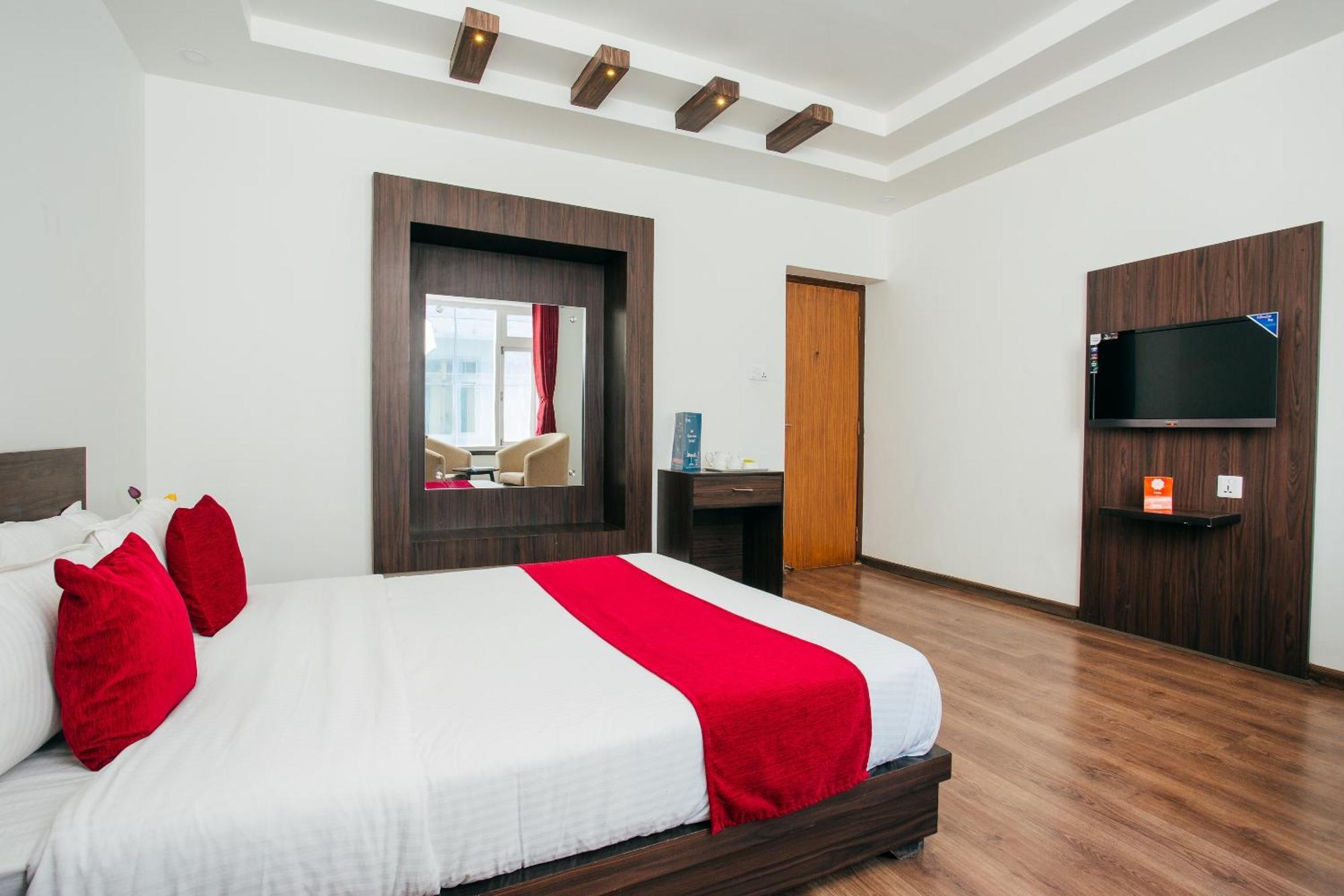 Oyo 11474 Gangaur Regency Boutique Hotel Catmandu Exterior foto